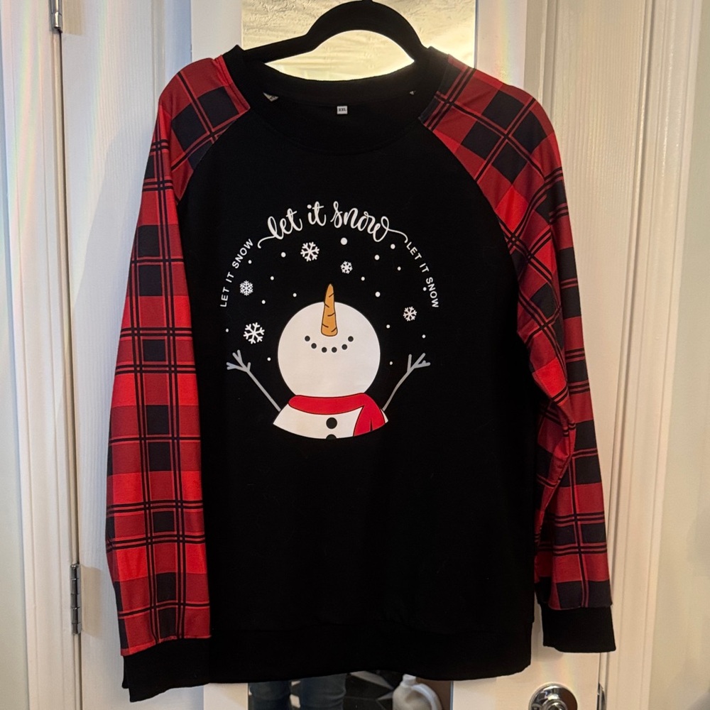 Plaid Sleeve Snowman Black Top